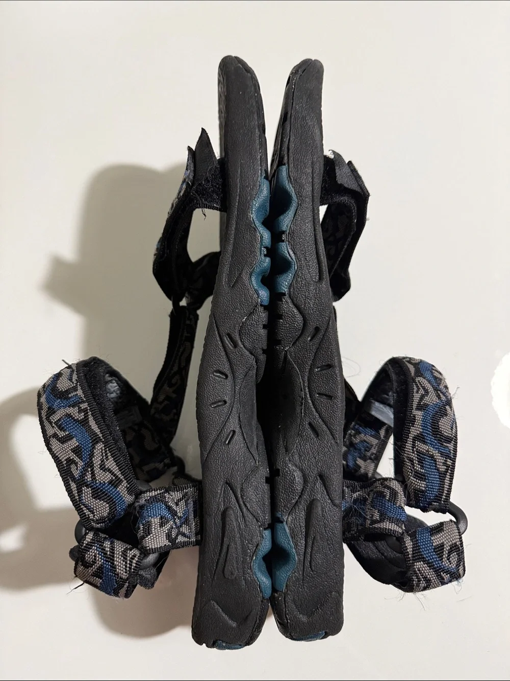 Teva Terradactyl Black and Blue Patterned Adventure Sandals Sz 11